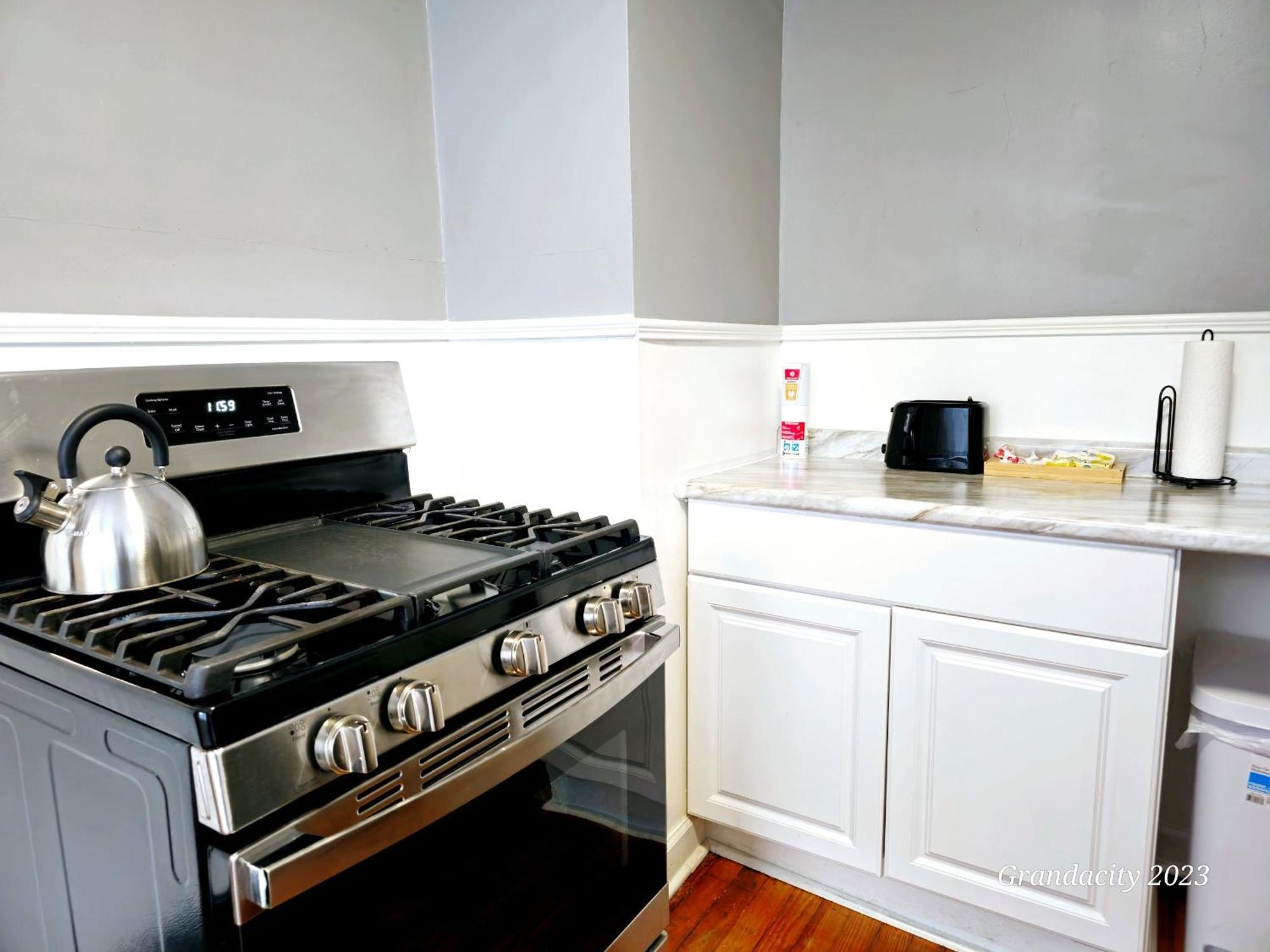 클리블랜드 Lovely! Near Cleve Clinic/Uh/Cwru/Dwntwn W/Porch 빌라 외부 사진