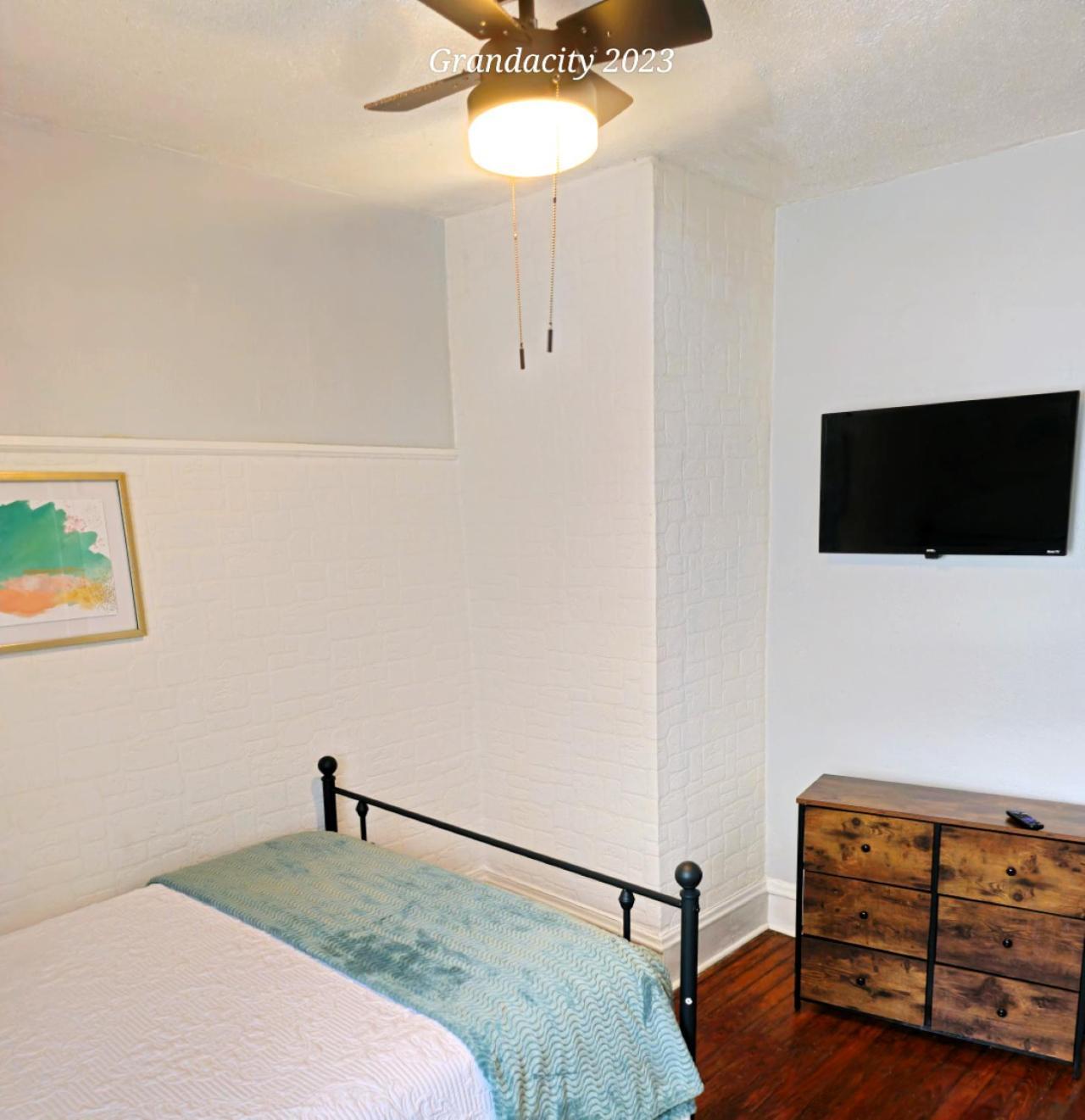 클리블랜드 Lovely! Near Cleve Clinic/Uh/Cwru/Dwntwn W/Porch 빌라 외부 사진